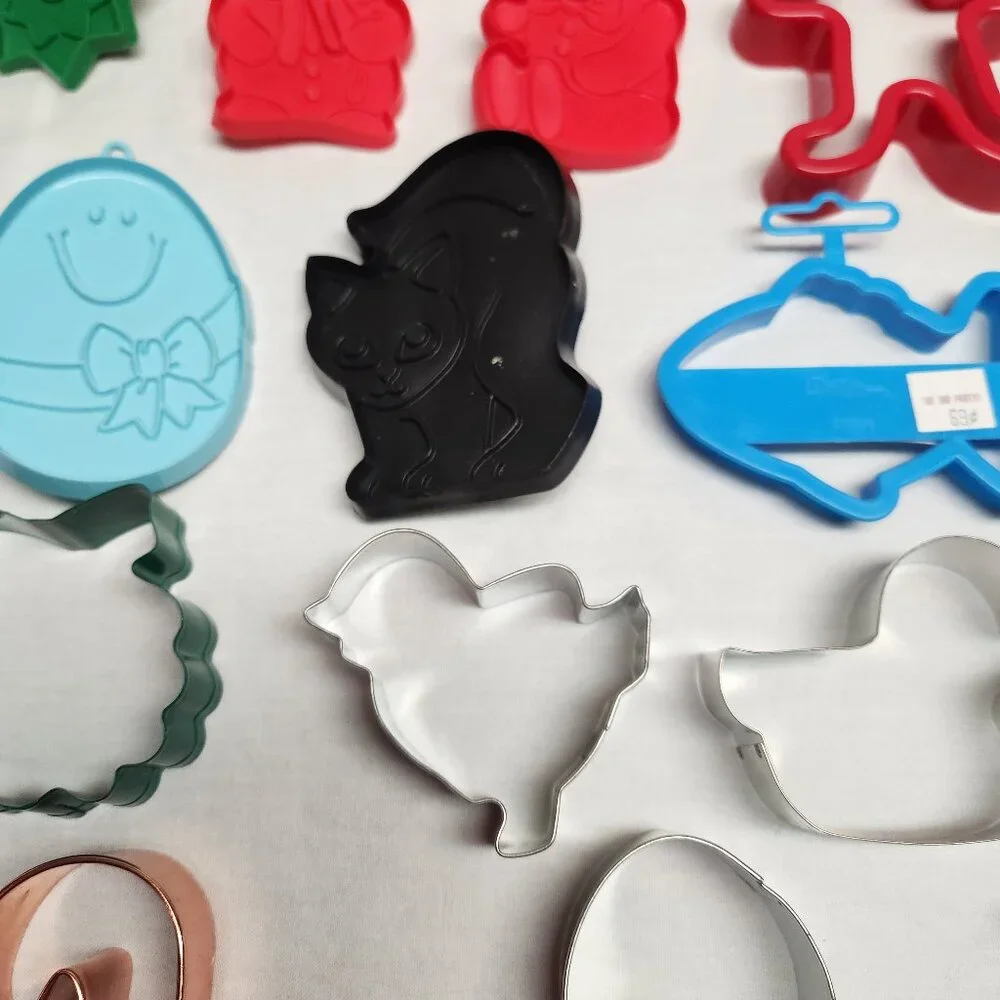 Vintage Cookie Cutters - Lot of 25